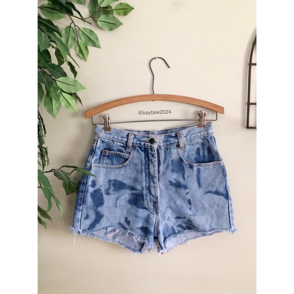 Vintage Pants - 🌿 Vtg 80’s • Marbled High Waisted Denim Shorts 🌿